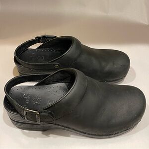 Dansko Women's Ingrid Oiled Black